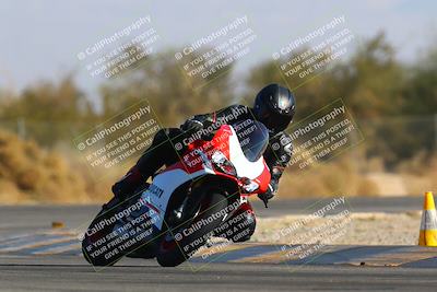 media/Jan-14-2024-SoCal Trackdays (Sun) [[2e55ec21a6]]/Turn 2 (1025am)/